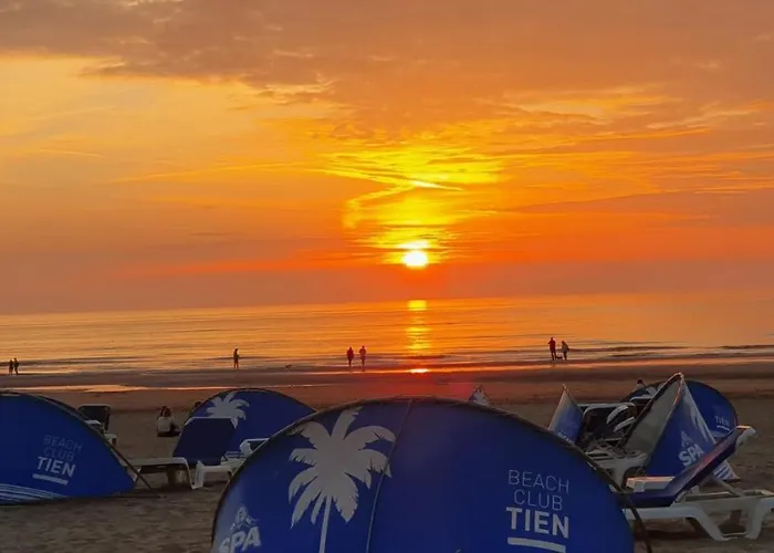 Santvort Luxury With Private Parking Apartment